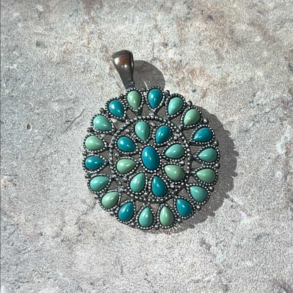 Vintage Turquoise Flower Silver Pendant Necklace 25$